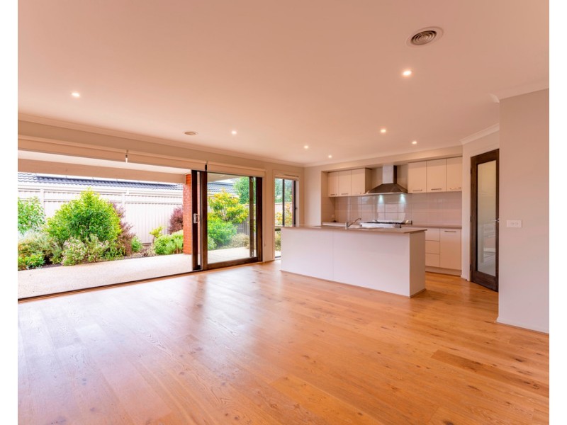 15 Portsea Street, Alfredton VIC 3350