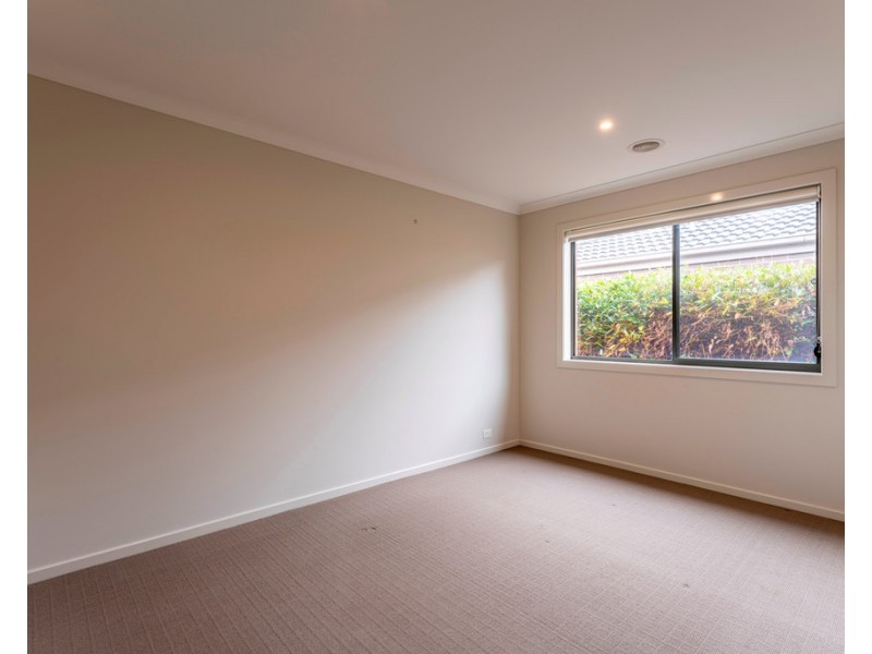 15 Portsea Street, Alfredton VIC 3350