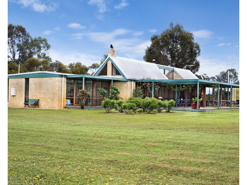 36 Crespigny Street, Talbot VIC 3371