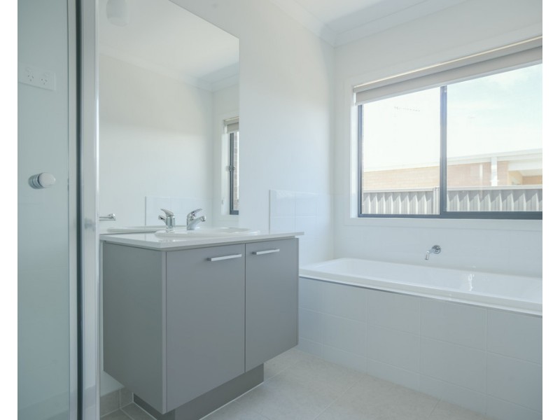 17 Newmarket Terrace, Miners Rest VIC 3352