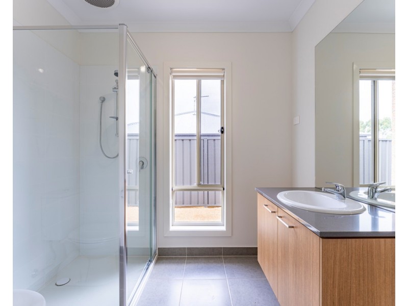 44 Arranmore Drive, Miners Rest VIC 3352