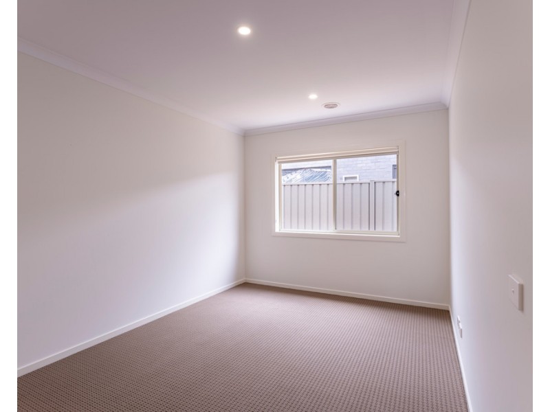 44 Arranmore Drive, Miners Rest VIC 3352