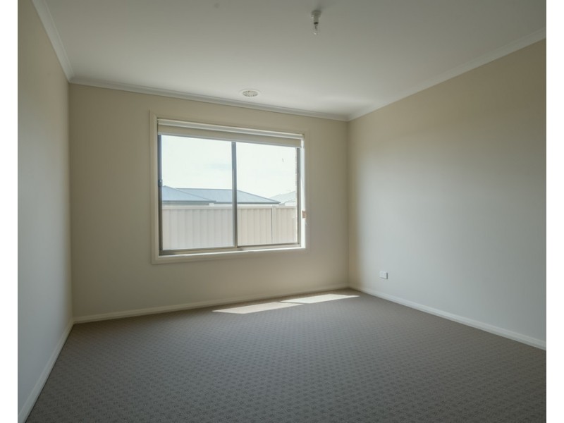 27 Karol Street, Alfredton VIC 3350