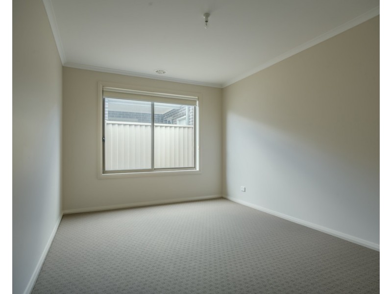 27 Karol Street, Alfredton VIC 3350