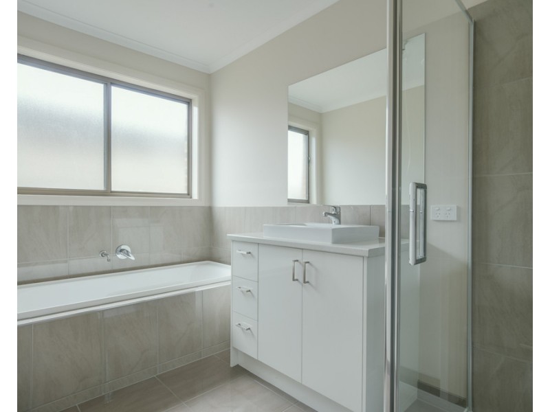 27 Karol Street, Alfredton VIC 3350