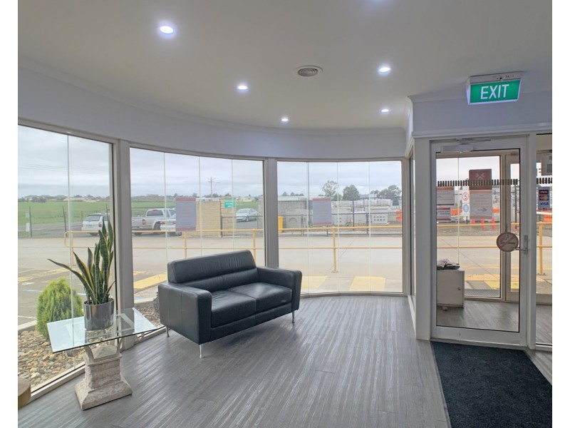 73 Ballarat-Carngham Road, Delacombe VIC 3356