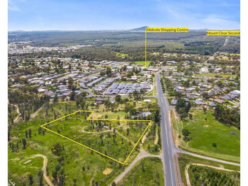 212 Whitehorse Road, Mount Clear VIC 3350