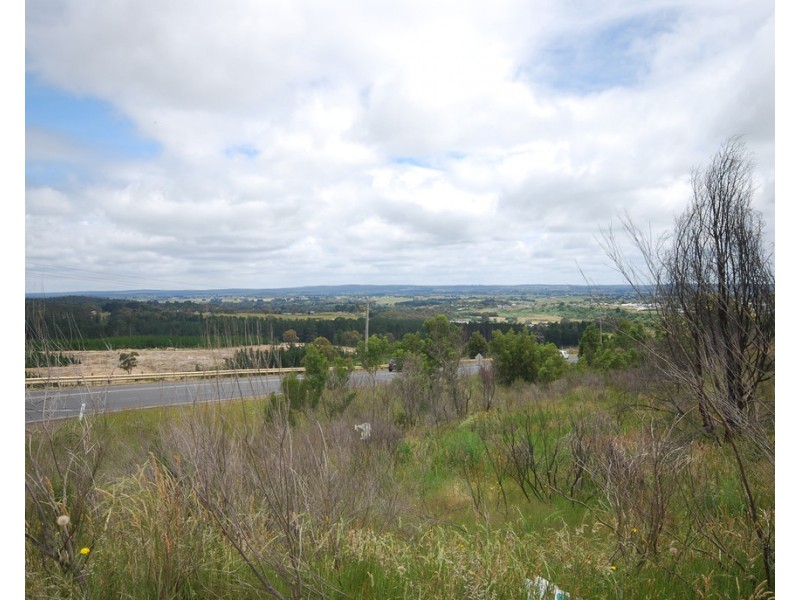 212 Whitehorse Road, Mount Clear VIC 3350