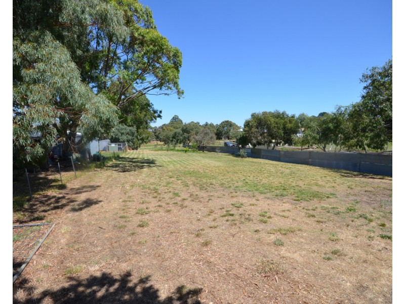 11 Lyons Street, Skipton VIC 3361