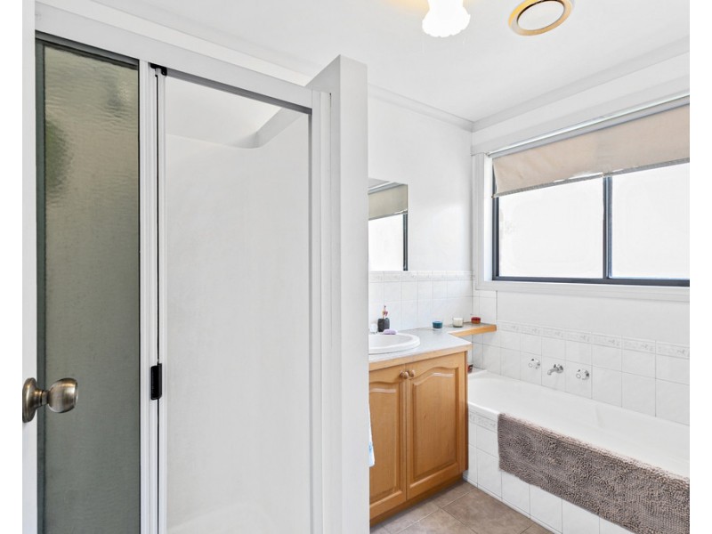 1/27 Lawrie Drive, Alfredton VIC 3350