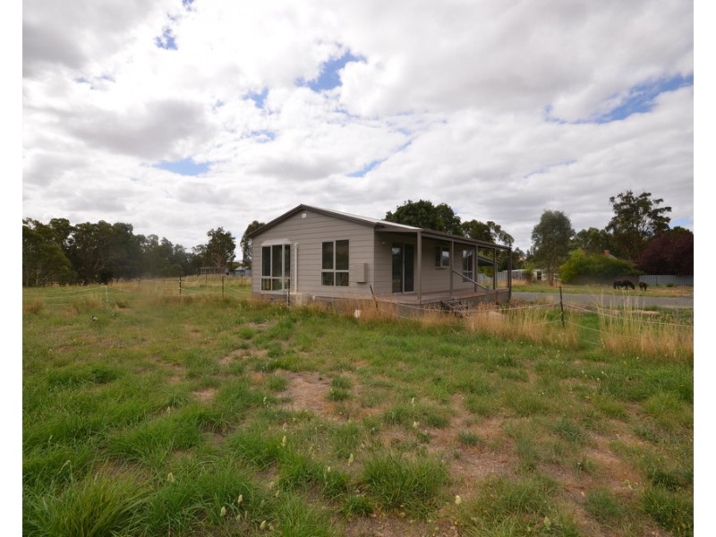 88 Green Street, Elmhurst VIC 3469