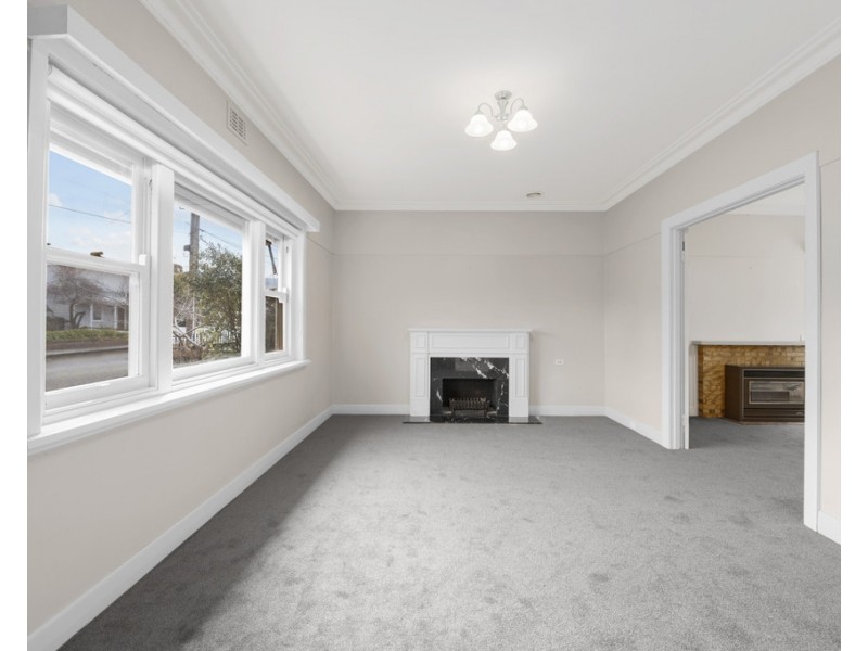 2 Hotham Street, Lake Wendouree VIC 3350