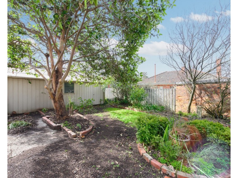 2 Hotham Street, Lake Wendouree VIC 3350