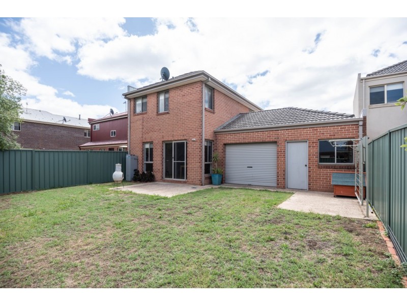 27 Ayrvale Avenue, Lake Gardens VIC 3355