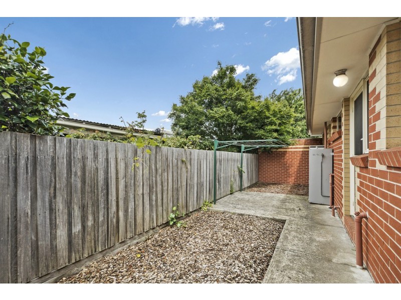 2/199 Yarrowee Street, Sebastopol VIC 3356