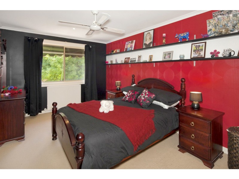 9 Sainsbury Court, Mount Clear VIC 3350