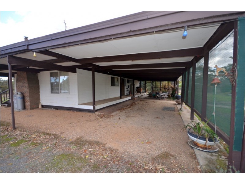 95 Foulkes Crescent, Clunes VIC 3370