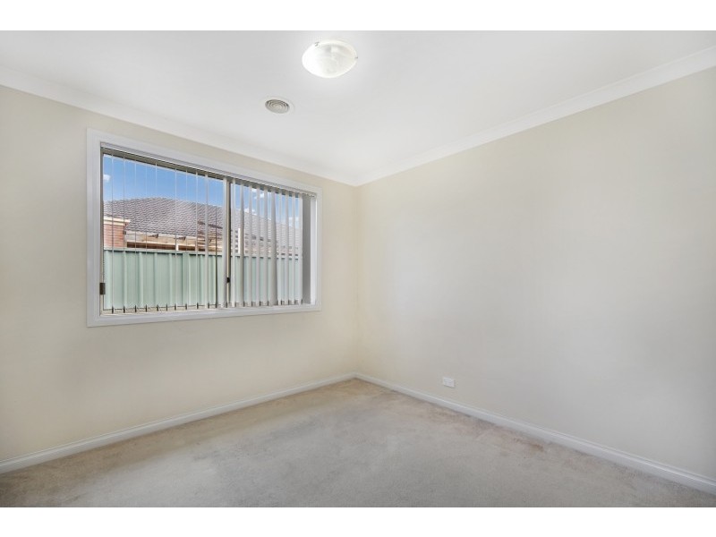 43 Lake Gardens Avenue, Lake Gardens VIC 3355