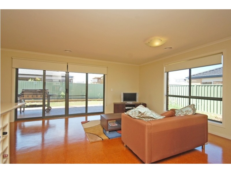 12 Hodge Street, Miners Rest VIC 3352