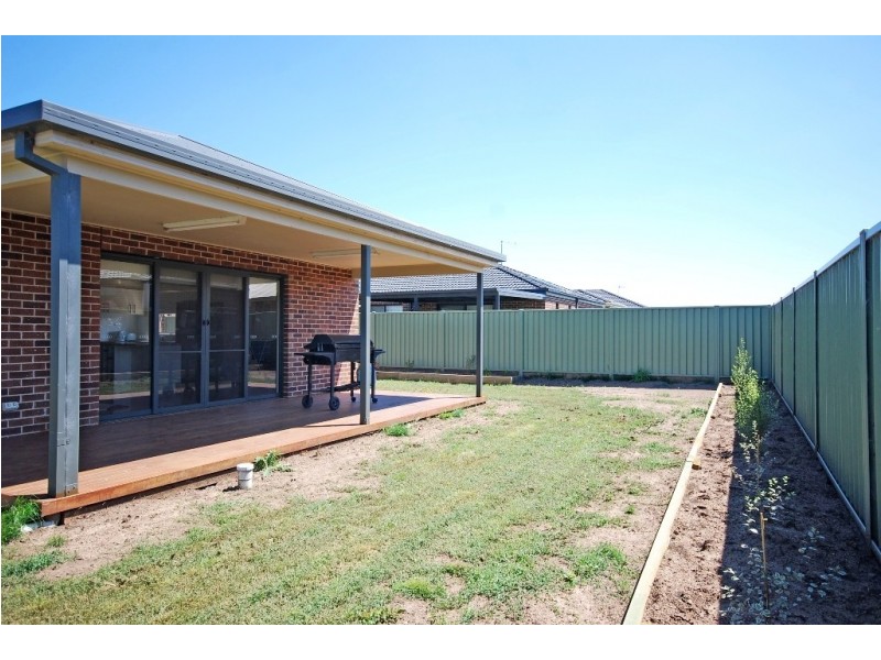 12 Hodge Street, Miners Rest VIC 3352