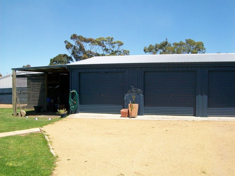 27 High Street, Lismore VIC 3324