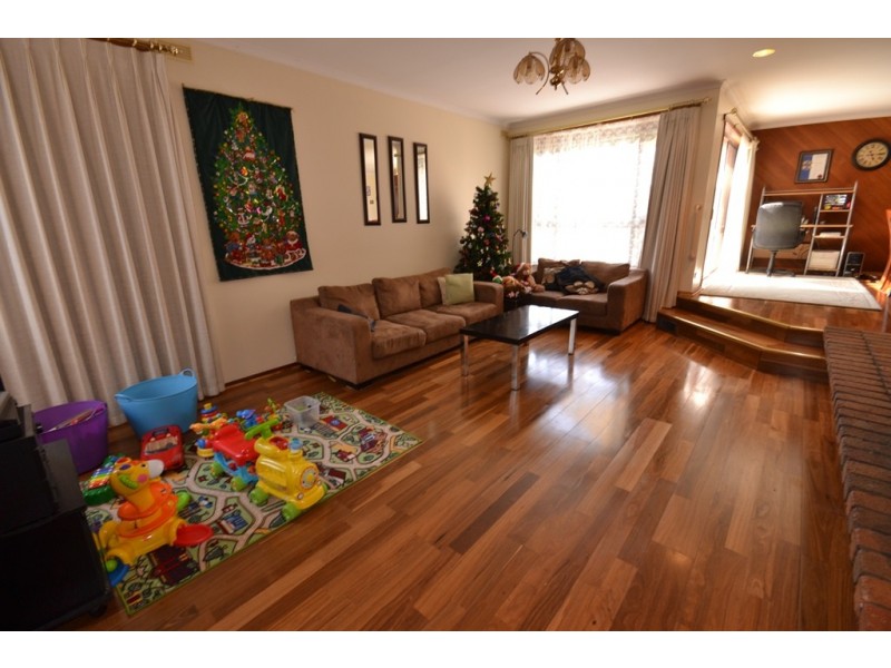 42 Langstaffe Drive, Wendouree VIC 3355