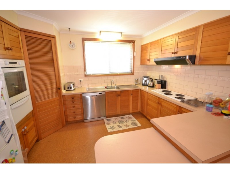 42 Langstaffe Drive, Wendouree VIC 3355