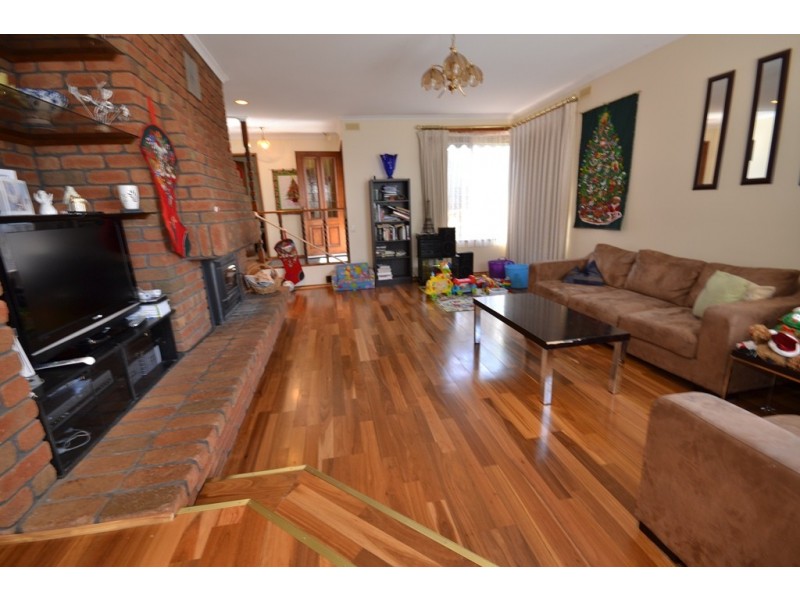 42 Langstaffe Drive, Wendouree VIC 3355