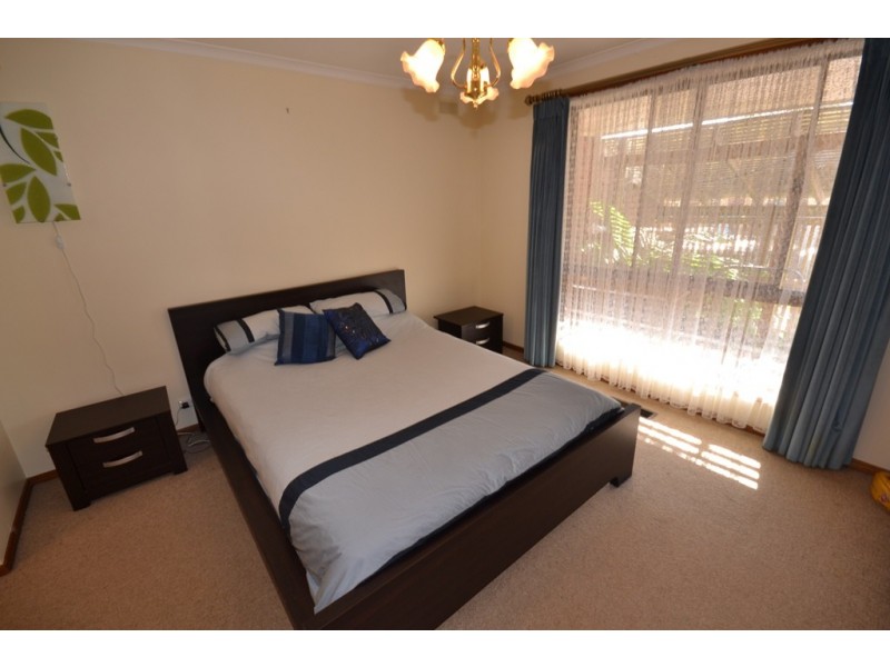 42 Langstaffe Drive, Wendouree VIC 3355