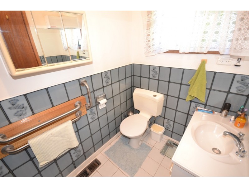 42 Langstaffe Drive, Wendouree VIC 3355