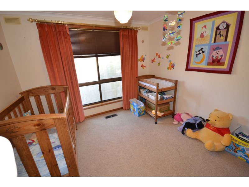 42 Langstaffe Drive, Wendouree VIC 3355