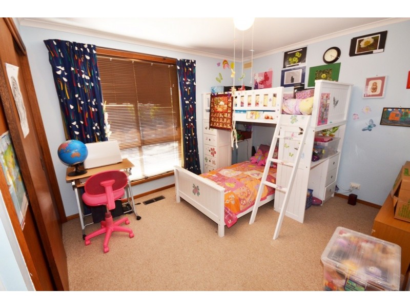 42 Langstaffe Drive, Wendouree VIC 3355