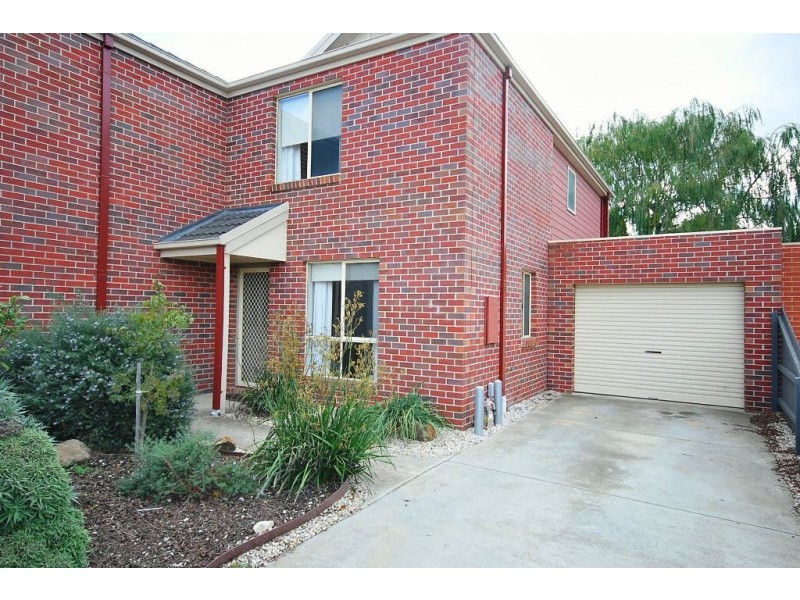 9 Domain Gardens, Sebastopol VIC 3356