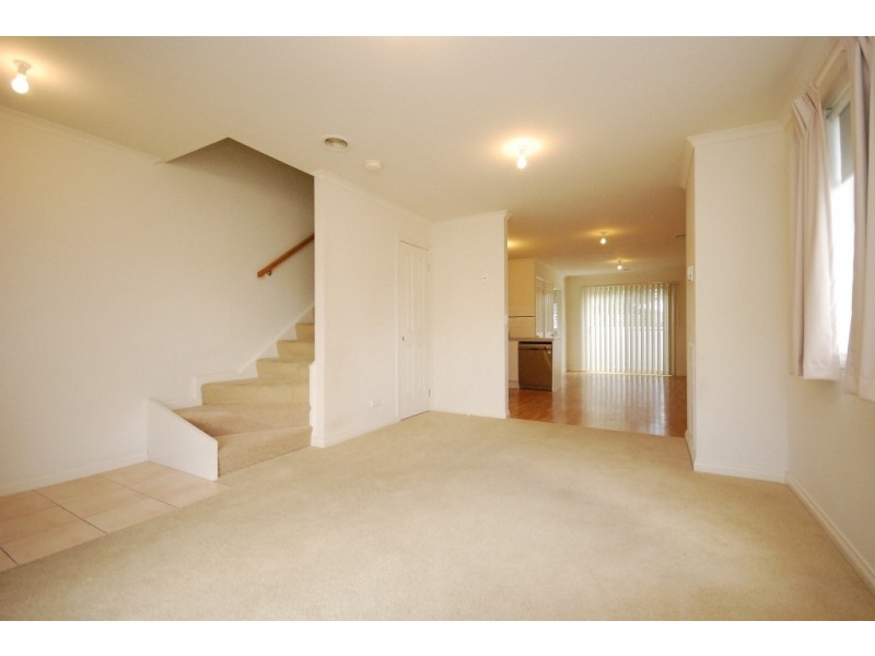 9 Domain Gardens, Sebastopol VIC 3356