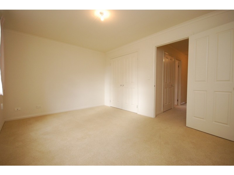 9 Domain Gardens, Sebastopol VIC 3356