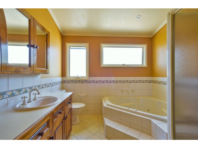 208 Ligar Street, Soldiers Hill VIC 3350