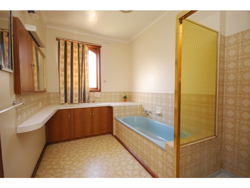 10 Margaret Avenue, Ballarat North VIC 3350