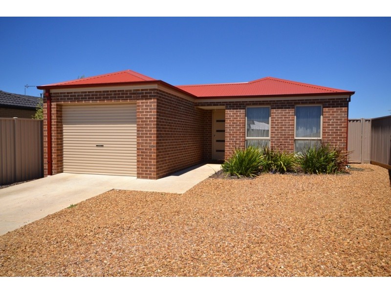 28 Josephine Way, Sebastopol VIC 3356