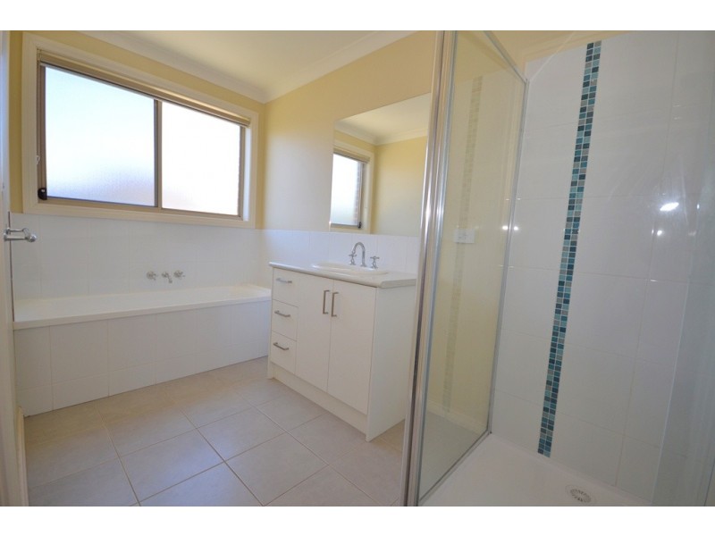 28 Josephine Way, Sebastopol VIC 3356