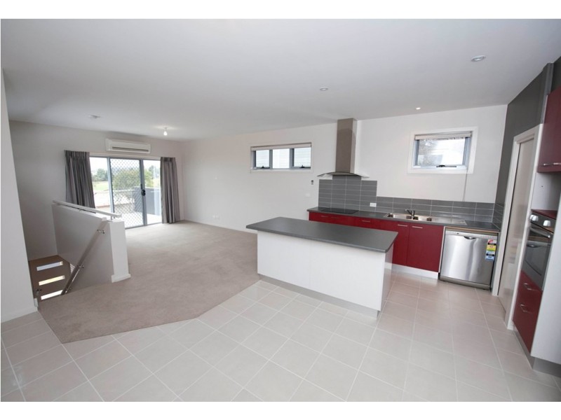 12 Butterfly Lane, Golden Point VIC 3350