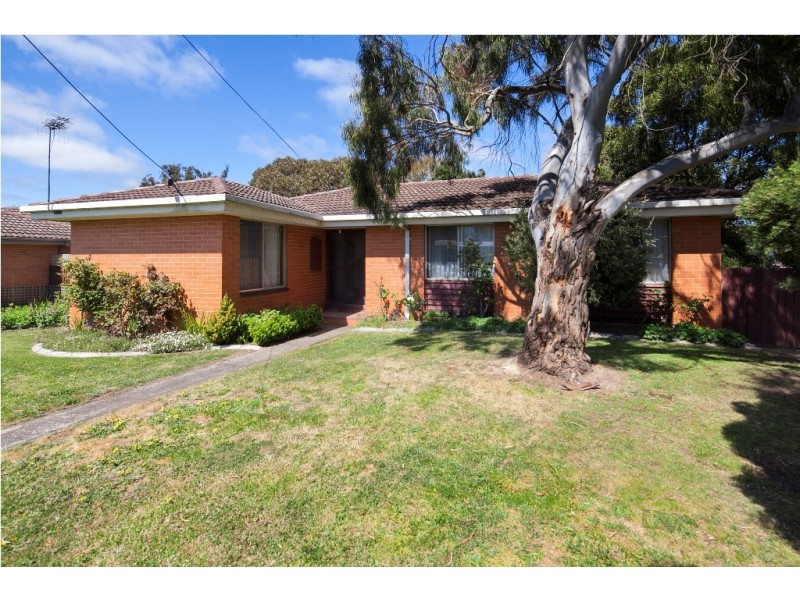 5 Frances Crescent, Ballarat East VIC 3350