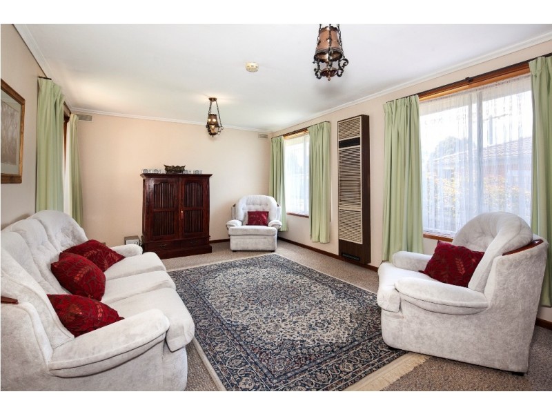 5 Frances Crescent, Ballarat East VIC 3350