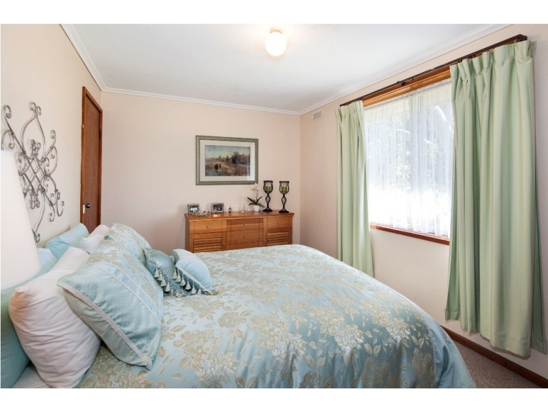 5 Frances Crescent, Ballarat East VIC 3350