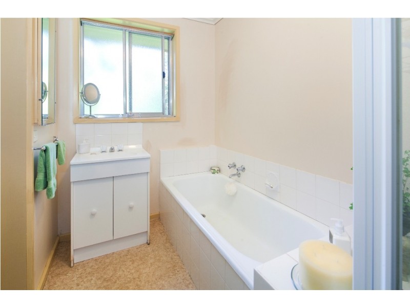 5 Frances Crescent, Ballarat East VIC 3350