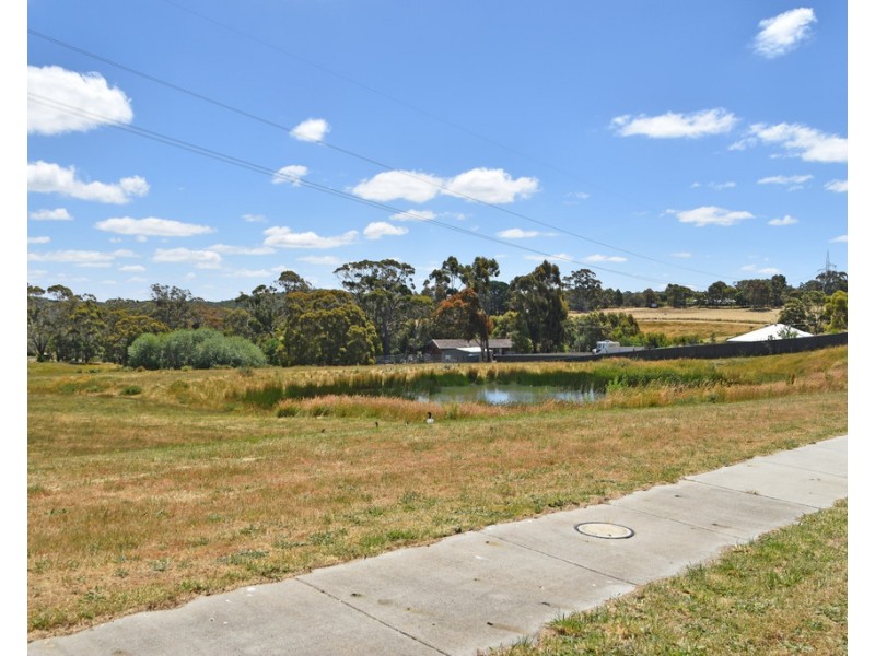 8 Willowbank Way, Brown Hill VIC 3350