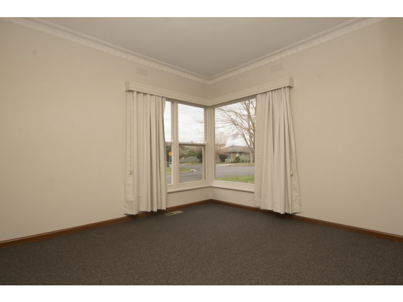 14 Towong Street, Alfredton VIC 3350