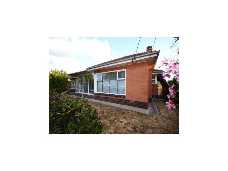 303 Latrobe Street, Redan VIC 3350