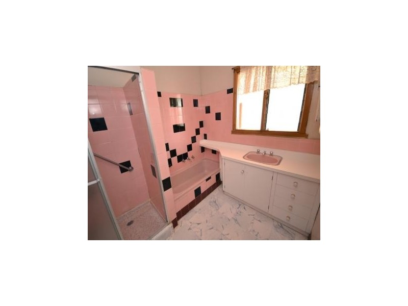 303 Latrobe Street, Redan VIC 3350