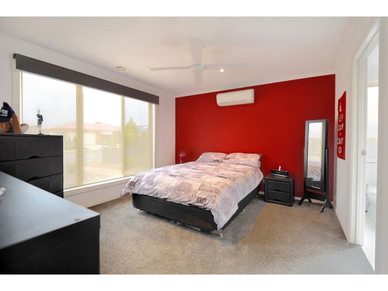 23 King George Way, Mitchell Park VIC 3352