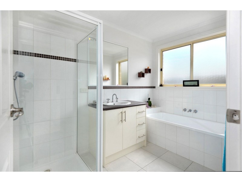 23 King George Way, Mitchell Park VIC 3352